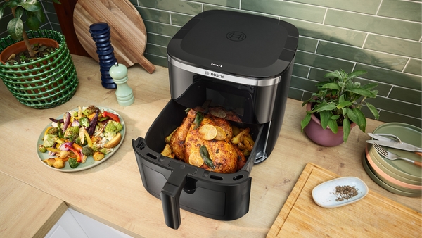 BOSCH FREIDORA DE AIRE MAF671B1